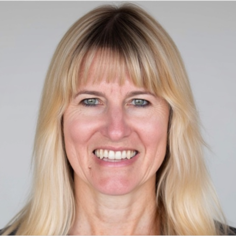 Michele Landry headshot